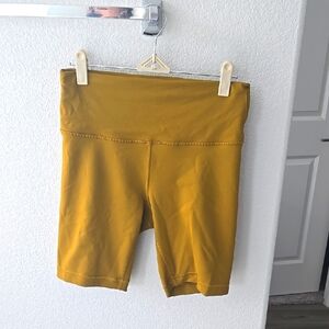 Lululemon Wunder Train High Rise Short 8" Size 8